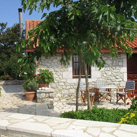 Вілла Stone House In A Quiet Landscape, Leonidion Екстер'єр фото