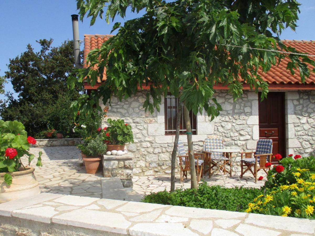 Вілла Stone House In A Quiet Landscape, Leonidion Екстер'єр фото